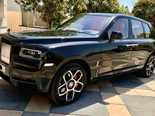 2023 Rolls Royce Cullinan in Dubai used car