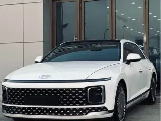 2024 Hyundai Azera في Abu Dhabi سيارة مستعملة