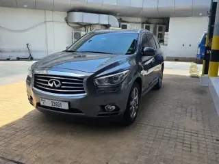 2015 Infiniti QX60 في Dubai سيارة مستعملة