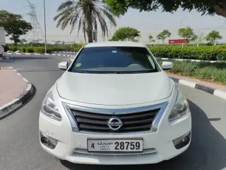 2014 Nissan Altima in Dubai used car