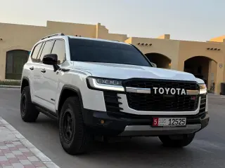2023 Toyota Land Cruiser in Abu Dhabi used car