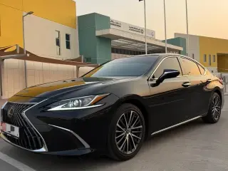 2023 Lexus ES in Abu Dhabi used car