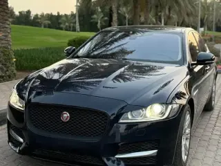 2020 Jaguar XF في Dubai سيارة مستعملة