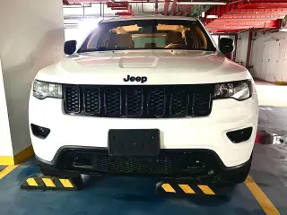 2019 Jeep Grand Cherokee في Dubai سيارة مستعملة