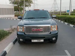 2011 GMC Sierra في Dubai سيارة مستعملة