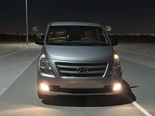 2017 Hyundai H1 في Dubai سيارة مستعملة