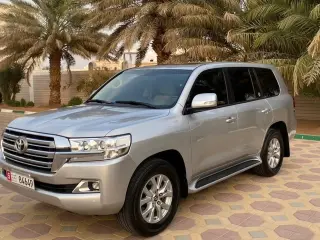 2017 Toyota Land Cruiser in Abu Dhabi used car
