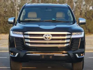2010 Toyota Land Cruiser in Sharjah used car