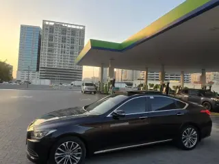 2015 Hyundai Genesis في Ajman سيارة مستعملة