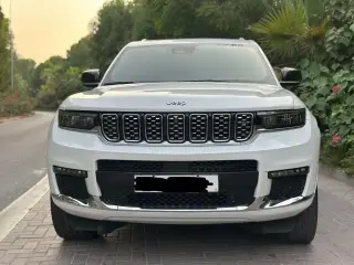 2022 Jeep Grand Cherokee في Dubai سيارة مستعملة