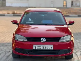 2013 Volkswagen Jetta في Sharjah سيارة مستعملة