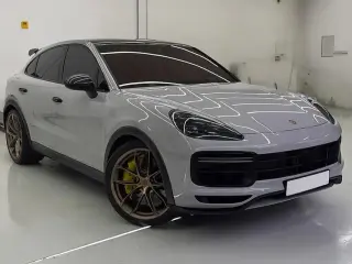 2022 Porsche Cayenne in Dubai used car