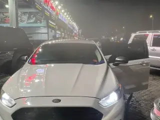 2016 Ford Fusion في Dubai سيارة مستعملة