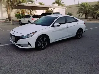 2022 Hyundai Elentra في Abu Dhabi سيارة مستعملة