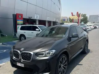 2023 BMW X4 في Dubai سيارة مستعملة