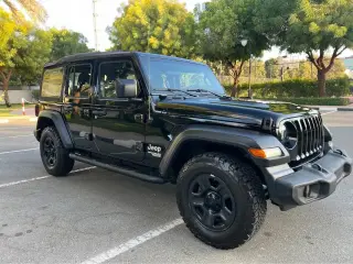 2020 Jeep Wrangler Unlimited في Dubai سيارة مستعملة
