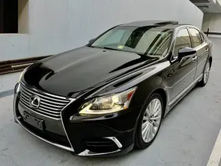 2017 Lexus LS 460 in Dubai used car