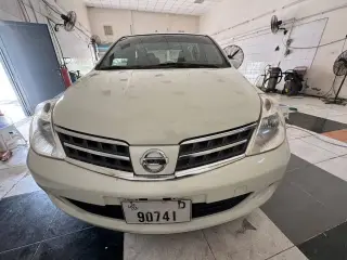 2009 Nissan Tiida في Ras Al Khaimah سيارة مستعملة