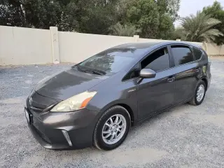 2013 Toyota Prius in Sharjah used car
