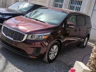 2016 Kia Sedona in Dubai used car