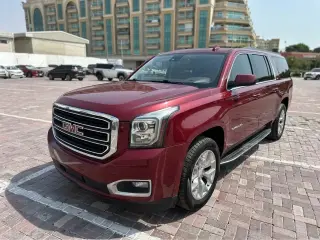 2017 GMC Yukon في Dubai سيارة مستعملة