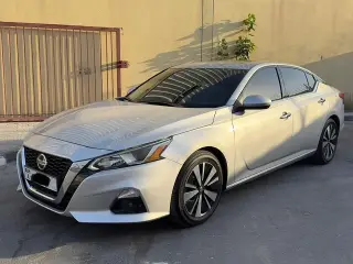 2021 Nissan Altima in Dubai used car