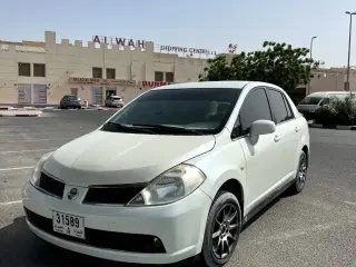 2009 Nissan Tiida في Dubai سيارة مستعملة