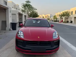 2024 Porsche Macan في Dubai سيارة مستعملة