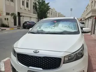 2018 Kia Carnival in Dubai used car