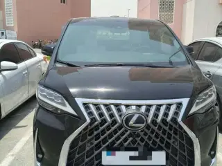 2021 Lexus LM300h في Dubai سيارة مستعملة