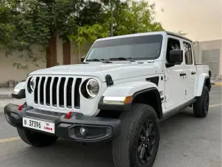 2023 Jeep Gladiator في Sharjah سيارة مستعملة
