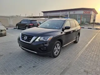 2019 Nissan Pathfinder في Sharjah سيارة مستعملة