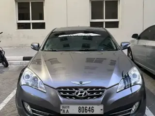 2010 Hyundai Genesis في Dubai سيارة مستعملة