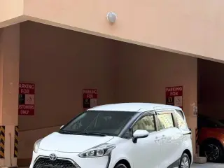 2020 Toyota Veloz in Dubai used car