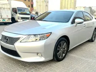 2014 Lexus ES in Sharjah used car
