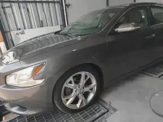 2012 Nissan Maxima in Dubai used car