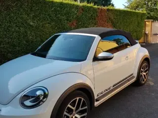 2017 Volkswagen Beetle في Dubai سيارة مستعملة