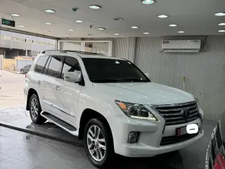 2013 Lexus LX 570 في Abu Dhabi سيارة مستعملة