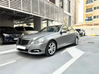 2010 Mercedes-Benz E-Class في Dubai سيارة مستعملة