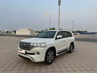 2016 Toyota Land Cruiser in Dubai used car
