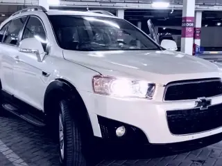 2012 Chevrolet Captiva في Abu Dhabi سيارة مستعملة