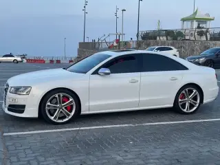 2015 Audi S8 in Abu Dhabi used car