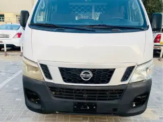 2014 Nissan Urvan في Dubai سيارة مستعملة