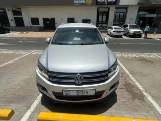 2012 Volkswagen Tiguan في Dubai سيارة مستعملة