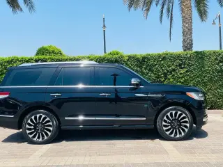 2022 Lincoln Navigator in Dubai used car