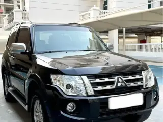 2014 Mitsubishi Pajero in Dubai used car