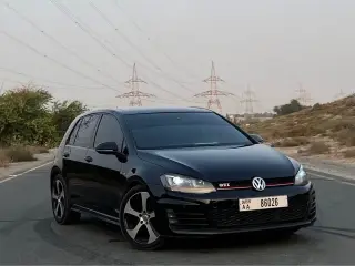 2015 Volkswagen Golf in Sharjah used car