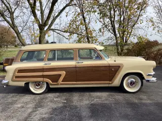 1954 Ford Crown Victoria in Dubai used car