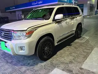 2013 Toyota Land Cruiser in Dubai used car