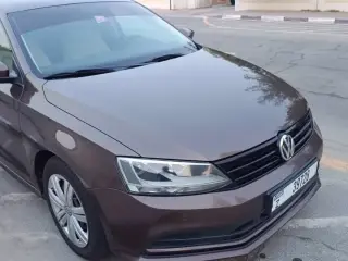 2016 Volkswagen Jetta في Dubai سيارة مستعملة